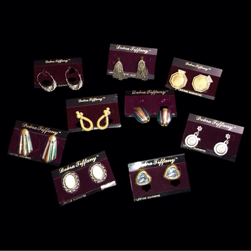 READ... DO NOT PURCHASE....1980 Assorted Earrings